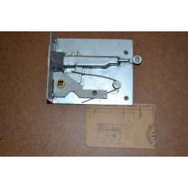 SERRURE DE PORTE AV DTE PEUGEOT D3A D4A D4B